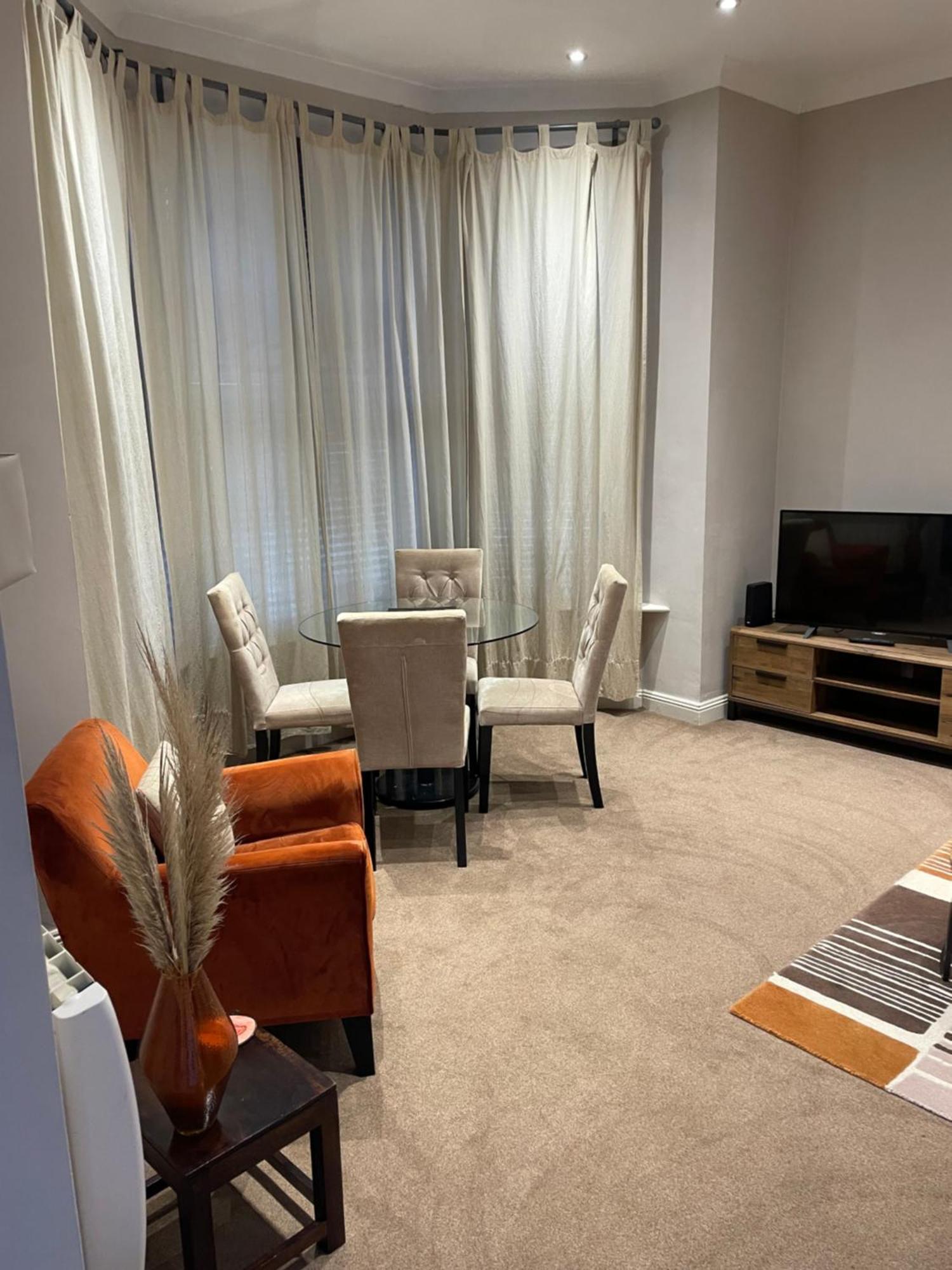Number 10 Service Apartment - Danes Southampton Exteriör bild