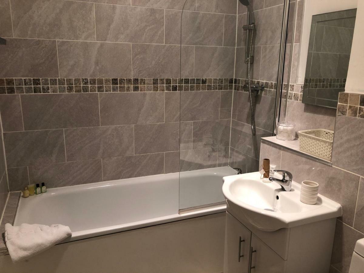 Number 10 Service Apartment - Danes Southampton Exteriör bild